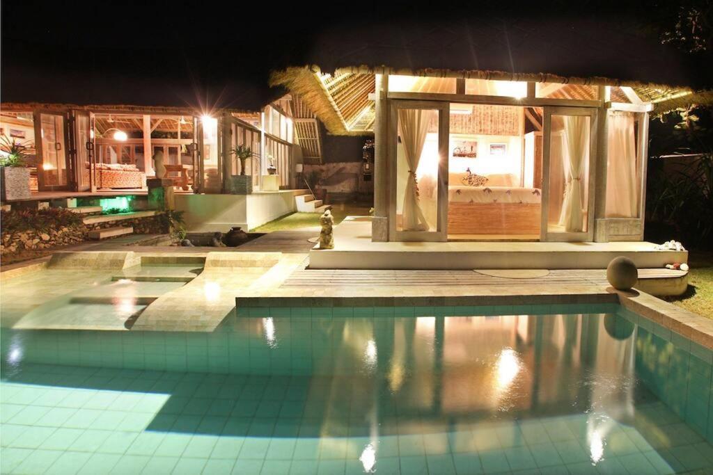 Villa Lumba Lumba - Oceanfront & Spectacular View! Lembongan Esterno foto